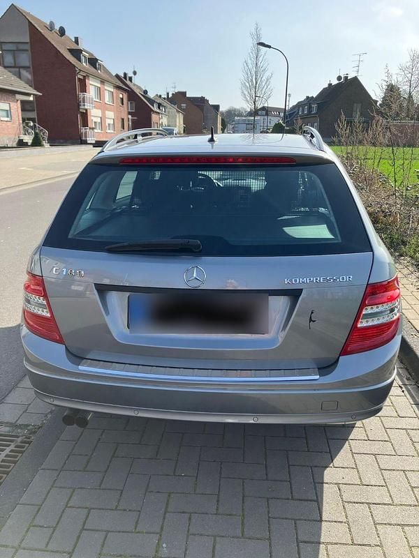 Gebraucht Mercedes C180 156 PS (114 kW) 2009 Silber Kombi