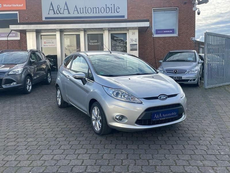 Silber Gebraucht 2008 Ford Fiesta Ghia Kleinwagen | 4.200 € (Teuer) - Bild 1/4
