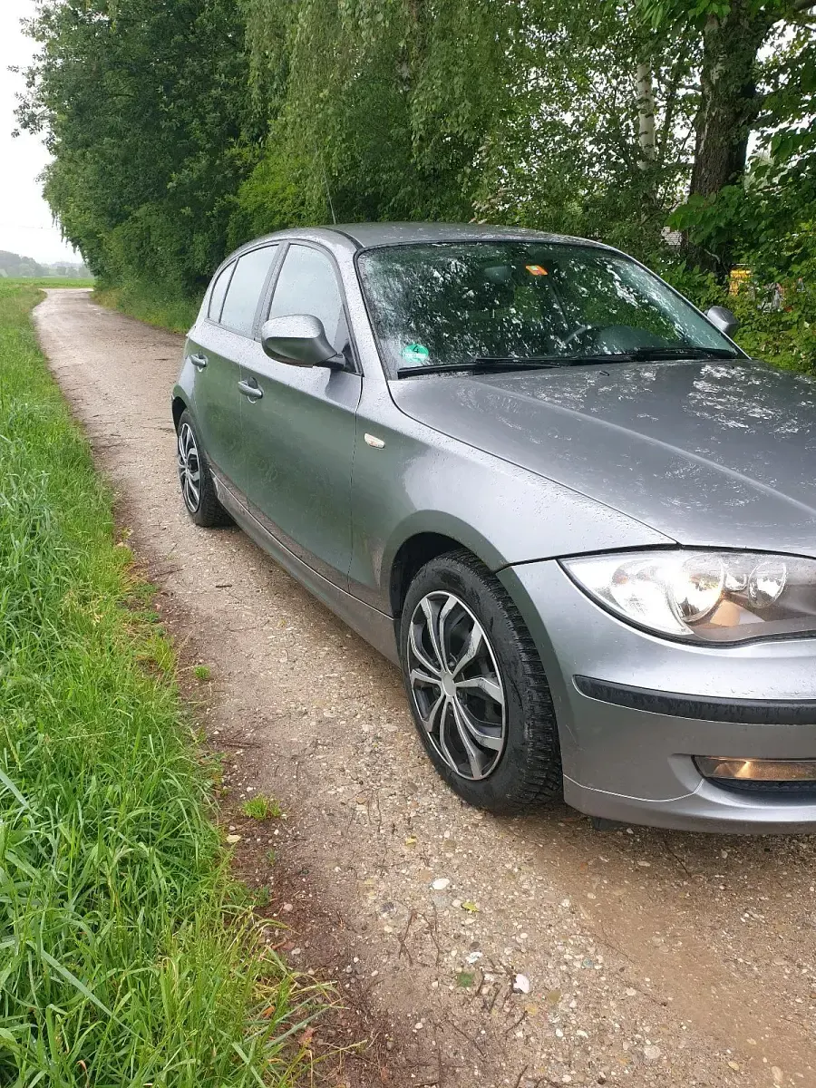 Gebraucht BMW 118 142 PS (104 kW) 2010 Grau Kleinwagen