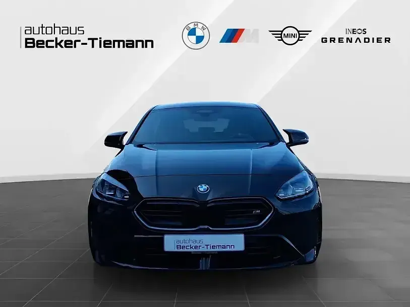 Gebraucht BMW M135 Performance 300 PS (220 kW) 2025 Schwarz Kleinwagen
