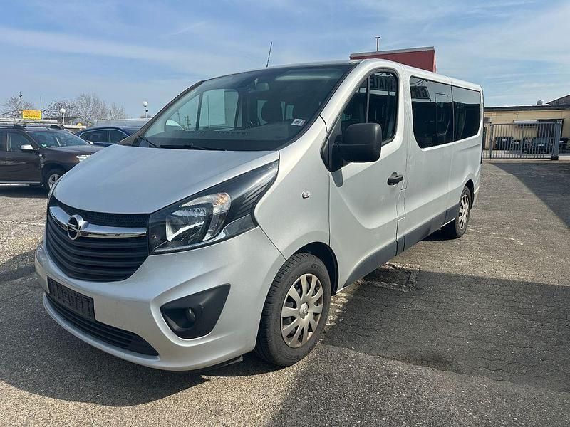 Gebraucht Opel Vivaro 145 PS (106 kW) 2017 Grau Van / Kleinbus
