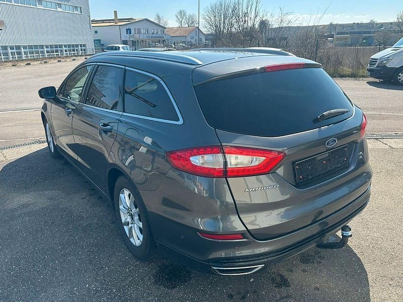 Gebraucht Ford Mondeo Titanium 179 PS (131 kW) 2017 Grau Kombi