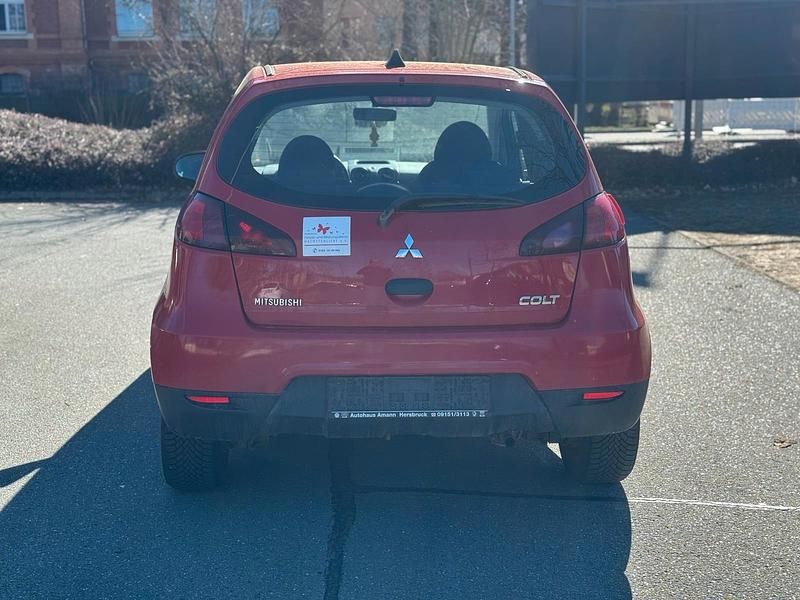 Gebraucht Mitsubishi Colt 75 PS (55 kW) 2010 Rot Kleinwagen