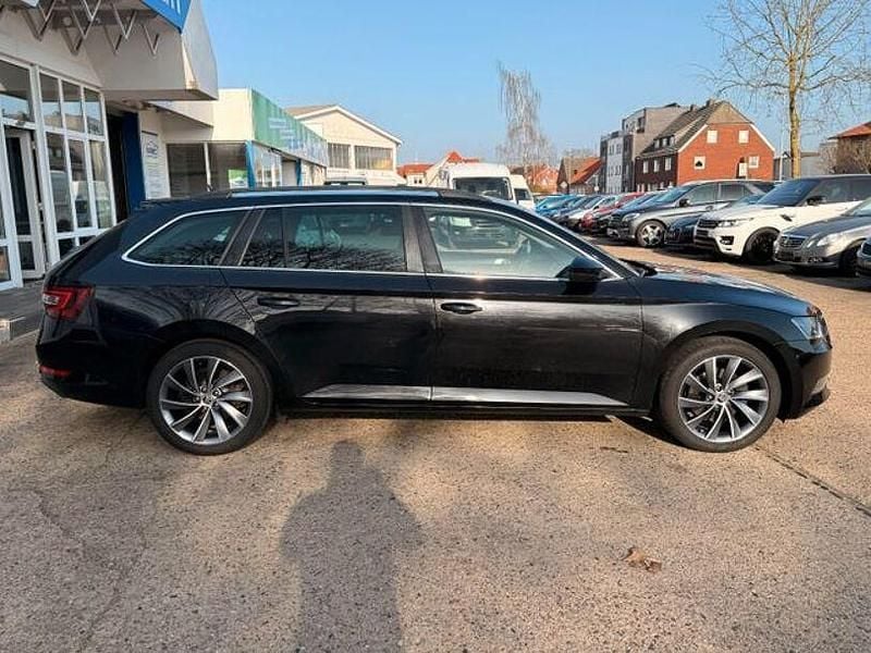 Gebraucht Skoda Superb Ambition 190 PS (139 kW) 2016 Schwarz Kombi