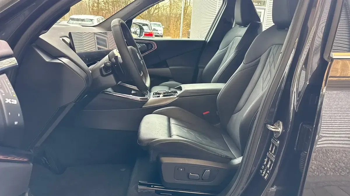 Gebraucht BMW X3 Efficient Dynamics 197 PS (144 kW) 2025 Sophistograu brillanteffekt SUV