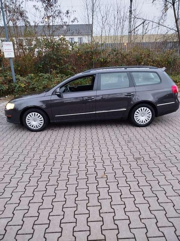 Gebraucht 2009 VW Passat Trendline Kombi | 2.400 € (Fairer Preis) - Bild 1/4