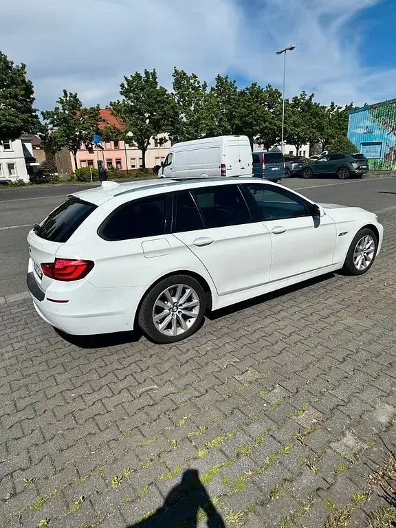 Gebraucht BMW 520 184 PS (135 kW) 2011 Weiß Kombi