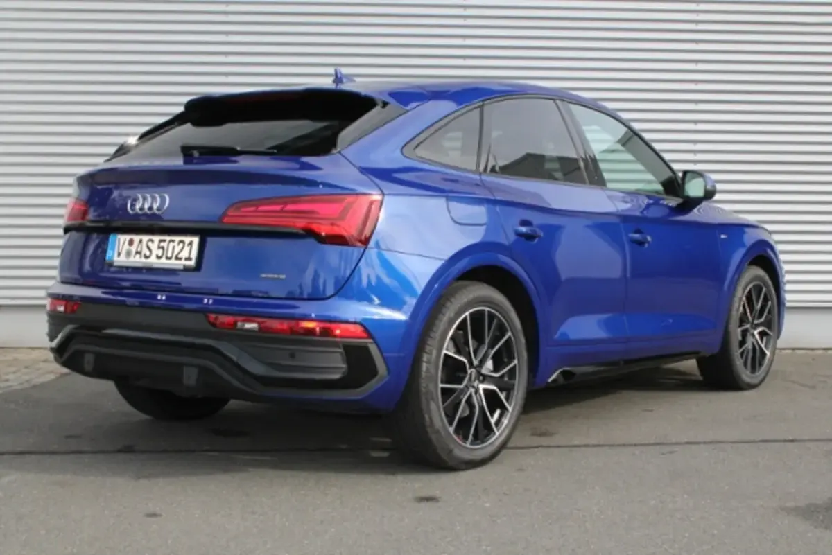 Gebraucht Audi Q5 Sportback S-Line 204 PS (150 kW) 2021 Blau (ultrablau metallic) SUV