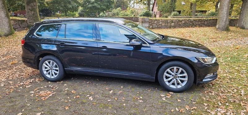 Schwarz Gebraucht 2014 VW Passat Comfortline Kombi | 7.595 € (Guter Preis) - Bild 1/4