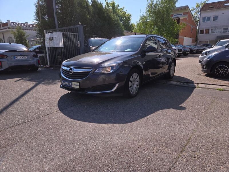 Gebraucht Opel Insignia Selection 136 PS (100 kW) 2016 Plat.anthr./rogrey/0j:silbergr Kombi
