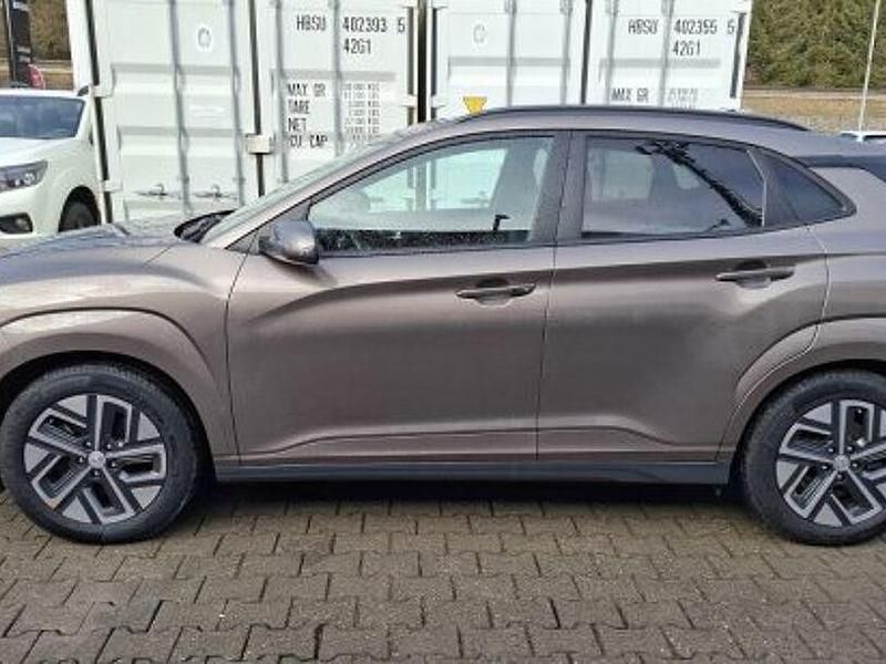 Gebraucht Hyundai Kona Trend 150 kW (204 PS) 2021 Braun SUV