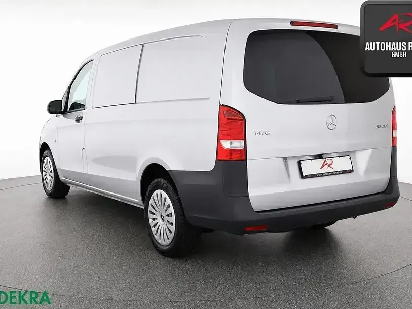Gebraucht Mercedes Vito 163 PS (119 kW) 2022 Brillantsilber Van