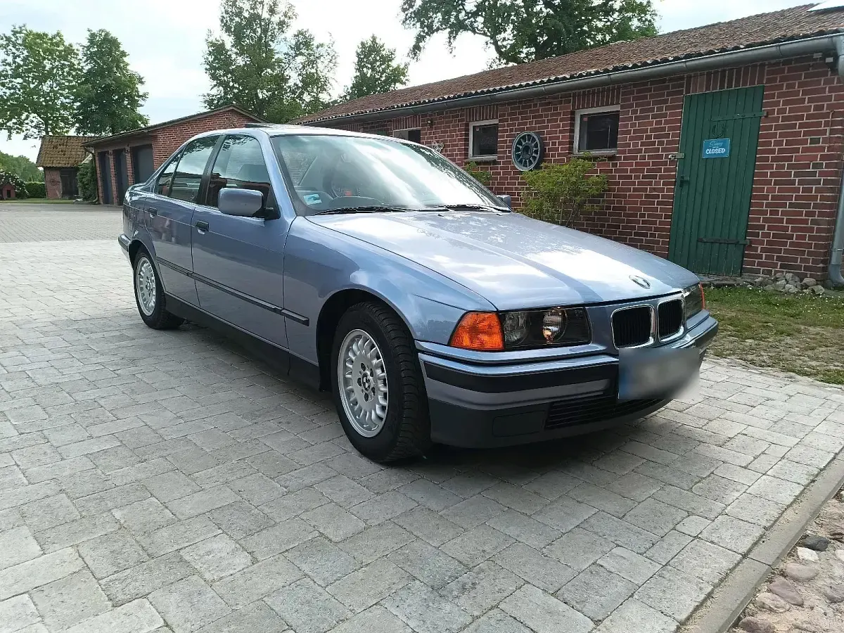 Gebraucht BMW 325 143 PS (105 kW) 1993 Violet Limousine