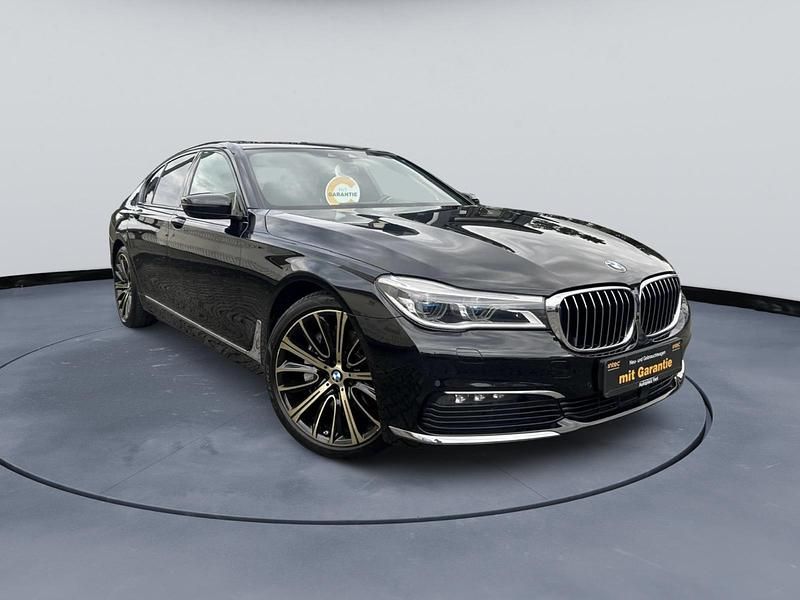 Schwarz Gebraucht 2018 BMW 730 Sport Line Limousine | 29.499 € (Guter Preis) - Bild 1/4