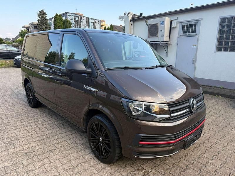 Gebraucht VW Multivan 150 PS (110 kW) 2016 Braun Van