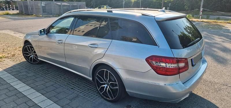 Gebraucht Mercedes E220 Avantgarde 170 PS (125 kW) 2012 Silber Kombi