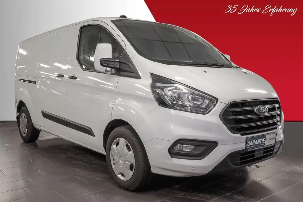 Gebraucht Ford Transit Custom Trend 170 PS (125 kW) 2021 Frozen white Van / Kleinbus