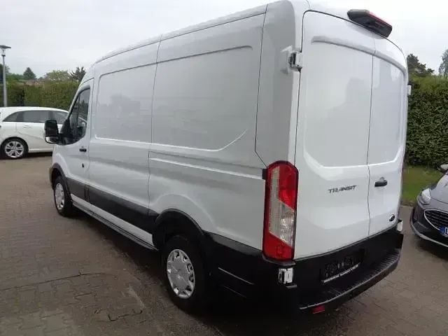 Gebraucht Ford Transit 131 PS (96 kW) 2022 Weiß Van / Kleinbus