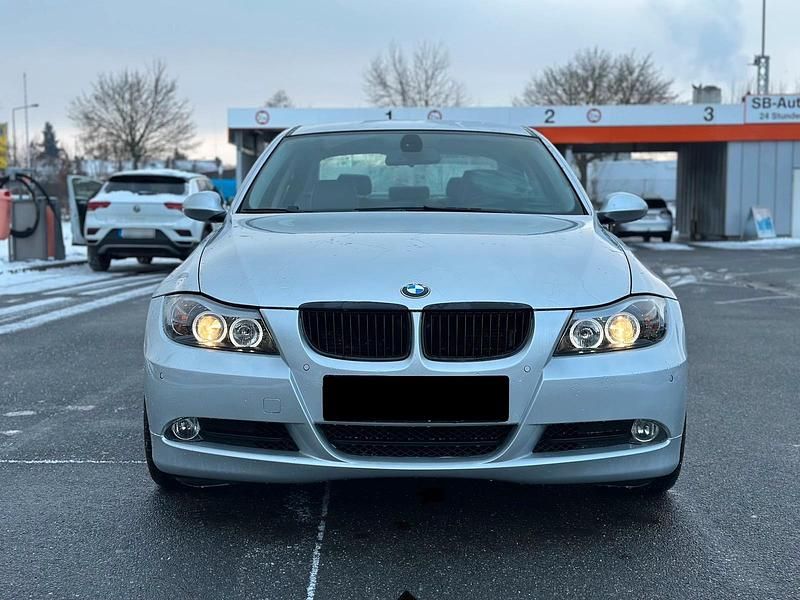 Gebraucht BMW 320 150 PS (110 kW) 2005 Silber Limousine