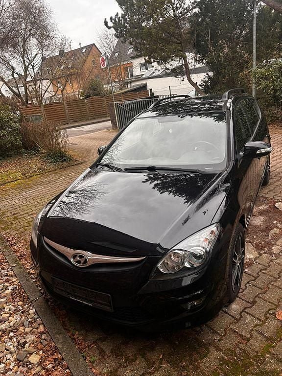 Schwarz Gebraucht 2012 Hyundai i30 Classic Kombi | 3.300 € (Guter Preis) - Bild 1/4