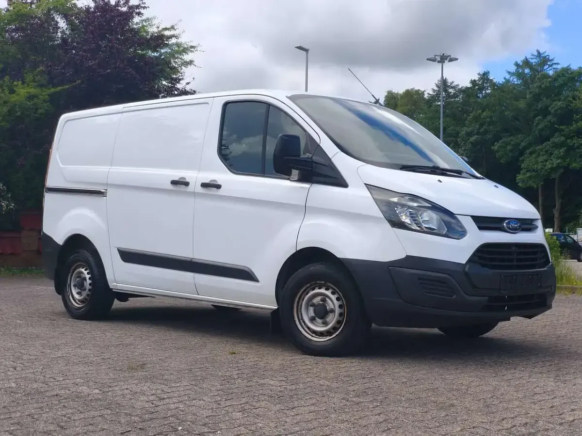 Gebraucht Ford Transit Custom 101 PS (74 kW) 2016 Frostweiß Van / Kleinbus