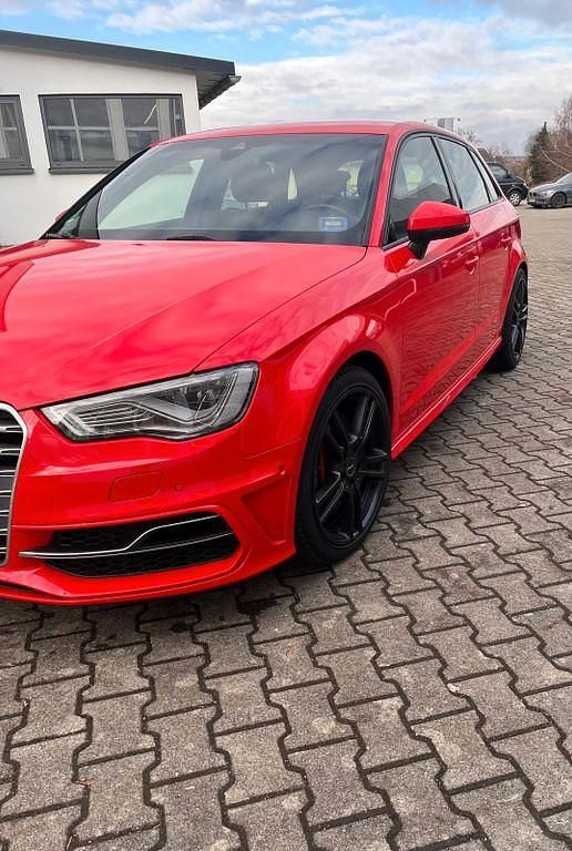 Gebraucht Audi S3 Sport 300 PS (220 kW) 2014 Rot Limousine