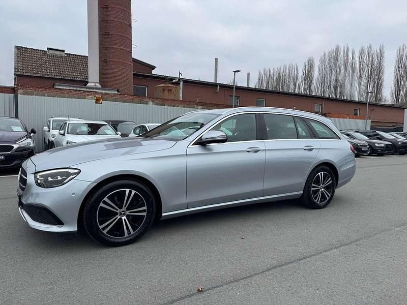 Gebraucht Mercedes E220 200 PS (147 kW) 2022 Hightech silber Kombi