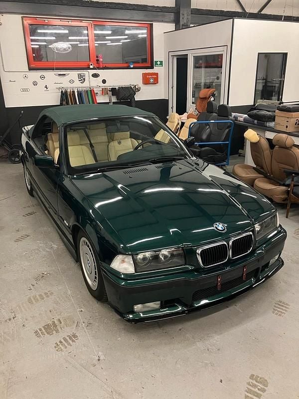 Grün Gebraucht 1999 BMW 320 Cabriolet M Sport Cabrio | 9.500 € (Fairer Preis) - Bild 1/4