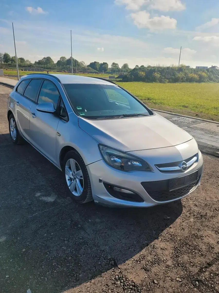Usata Opel Astra 110 CV (80 kW) 2015 Argento Station wagon