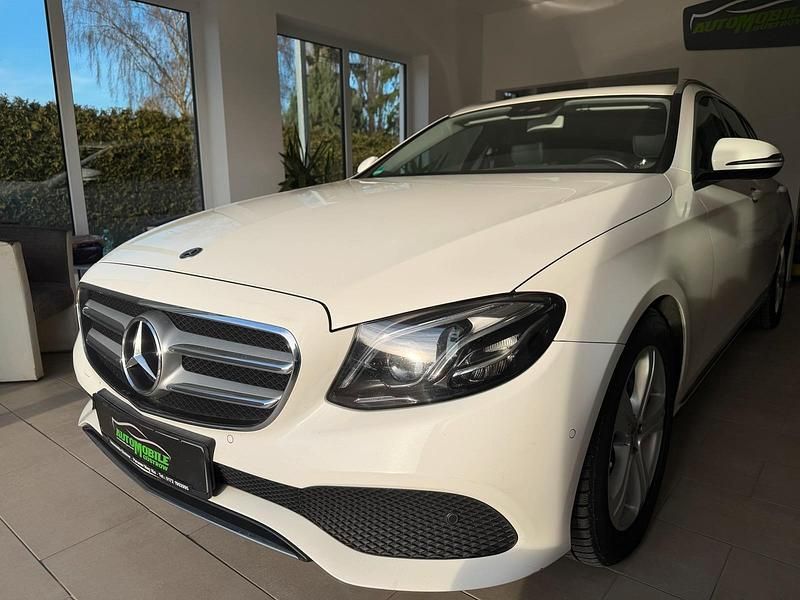 Gebraucht Mercedes E220 194 PS (142 kW) 2017 Weiß Kombi
