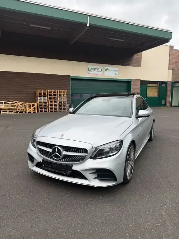 Gebraucht Mercedes C300e 194 PS (142 kW) 2020 Silber Limousine