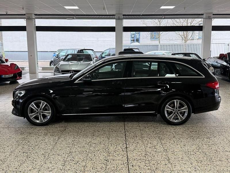Gebraucht Mercedes C180 156 PS (114 kW) 2017 Schwarz Kombi