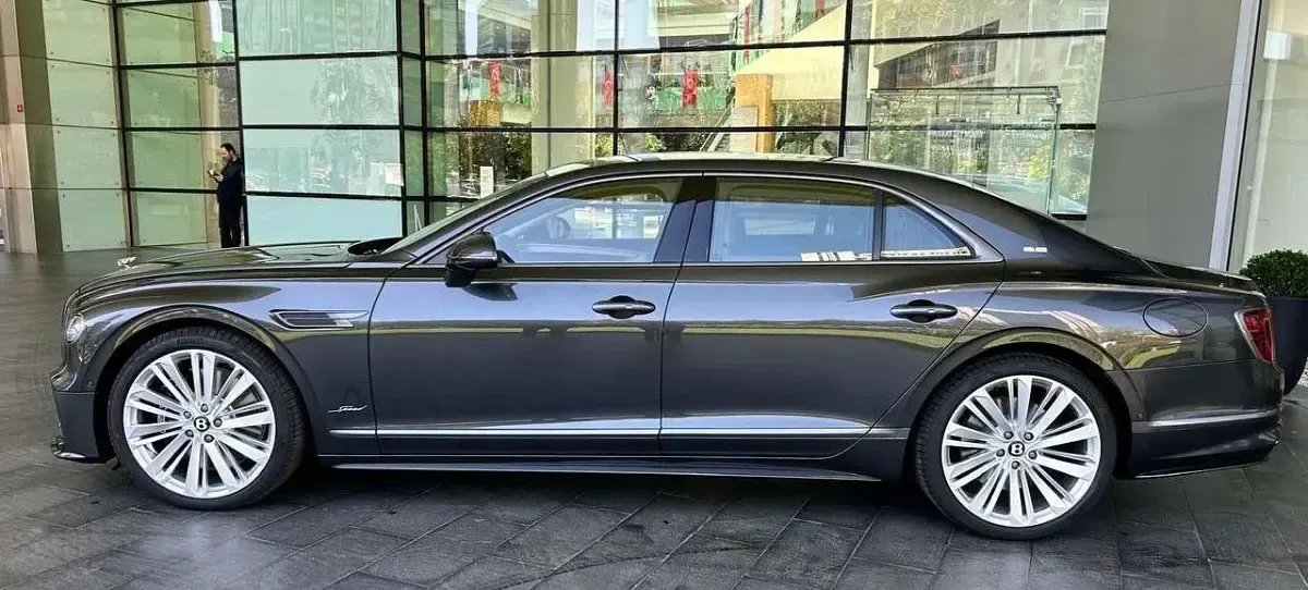 Ny Bentley Flying Spur 782 HK (575 kW) 2026 Mulliner anthracite Sedan