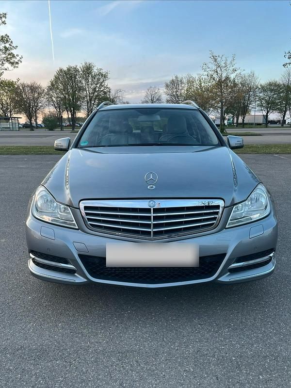 Gebraucht Mercedes C200 Elegance 136 PS (100 kW) 2012 Silber Kombi