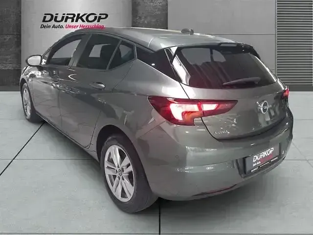 Używany Opel Astra Edition 110 KM (80 kW) 2021 Szary Sedan/Limuzyna