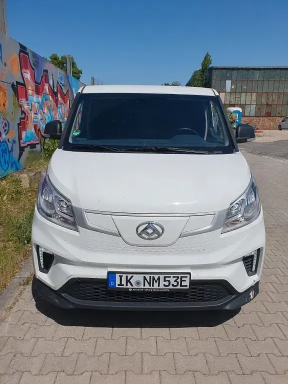 Begagnad Maxus eDeliver 3 89 kW (122 HK) 2023 Vit Van