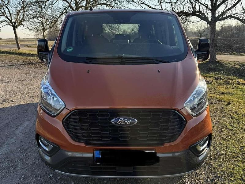Orange Gebraucht 2023 Ford Tourneo Active Van / Kleinbus | 38.500 € (Superpreis) - Bild 1/4