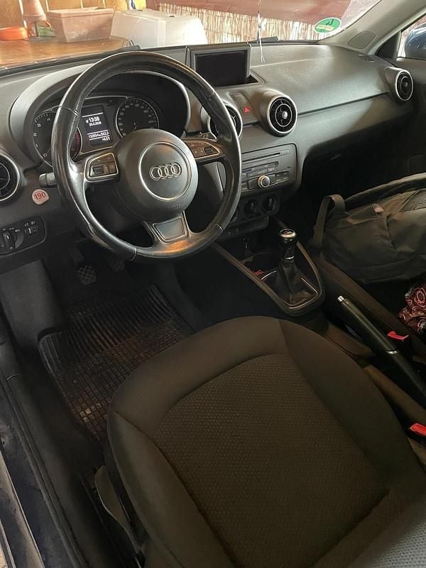 Gebraucht Audi A1 89 PS (65 kW) 2011 Blau Kleinwagen