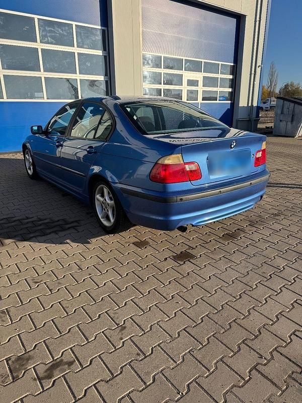 Brugt BMW 318 Performance 118 HK (86 kW) 2000 Blå Sedan