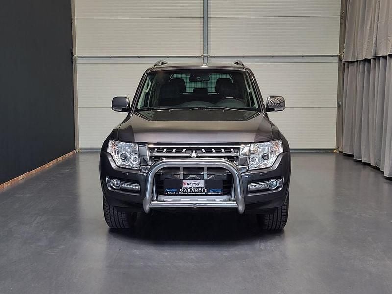 Gebraucht Mitsubishi Pajero Top 190 PS (139 kW) 2015 Mineralgrau SUV
