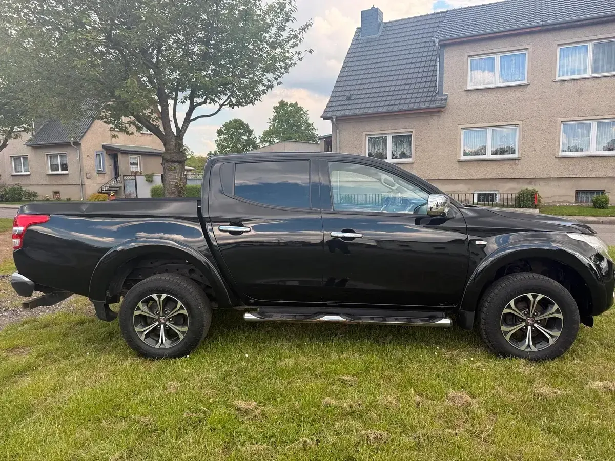 Używany Fiat Fullback 181 KM (133 kW) 2016 Czarny Pickup