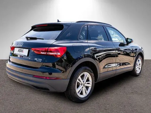 Second-hand Audi Q3 Basis 150 CP (110 kW) 2024 Negru SUV
