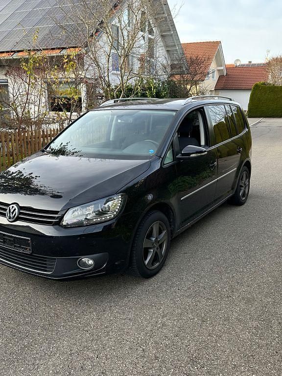 Schwarz Gebraucht 2014 VW Touran Highline Van / Kleinbus | 9.200 € (Fairer Preis) - Bild 1/4