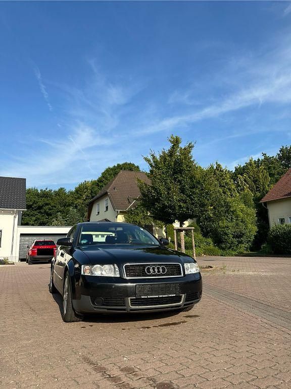 Schwarz Gebraucht 2002 Audi A4 Limousine | 2.450 € (Fairer Preis) - Bild 1/4