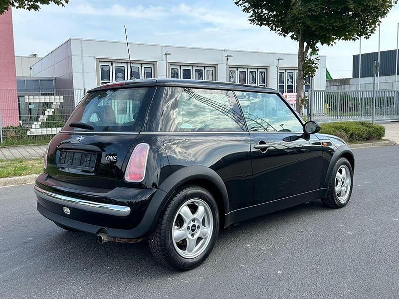 Gebraucht Mini ONE 90 PS (66 kW) 2002 Schwarz Kleinwagen
