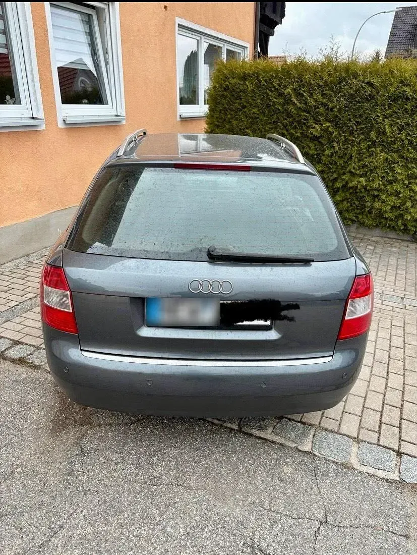 Gebraucht Audi A4 163 PS (119 kW) 2003 Grau Kombi