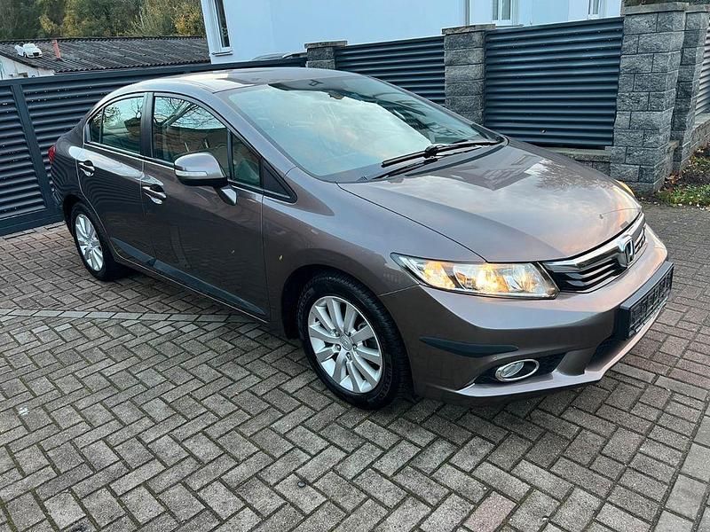 Gebraucht Honda Civic 141 PS (103 kW) 2013 Braun Limousine