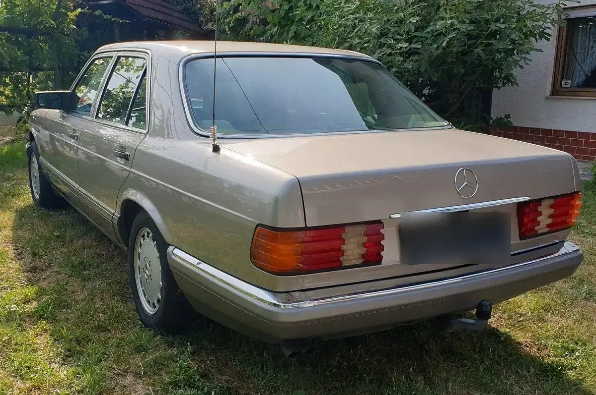 Gebraucht Mercedes 300 180 PS (132 kW) 1989 Silber Limousine