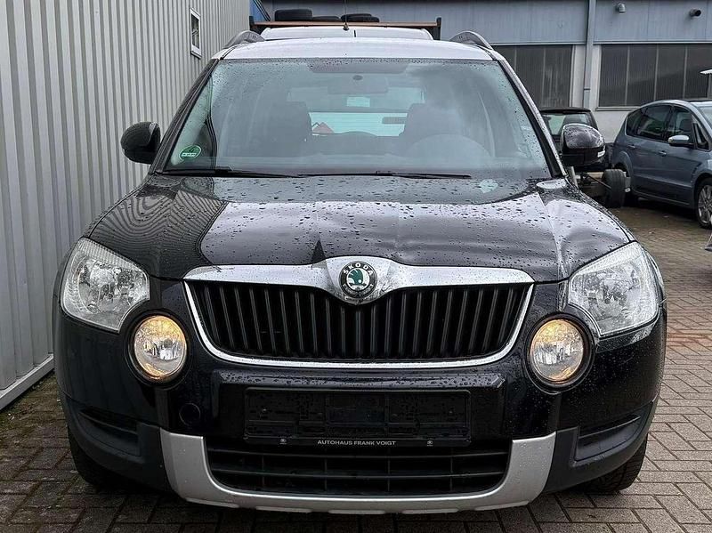 Gebraucht Skoda Yeti Plus Edition 105 PS (77 kW) 2012 Schwarzmagic perleffekt SUV