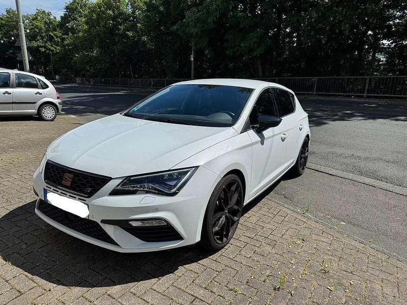 Weiß Gebraucht 2020 Cupra Leon Limousine | 24.000 € (Guter Preis) - Bild 1/4